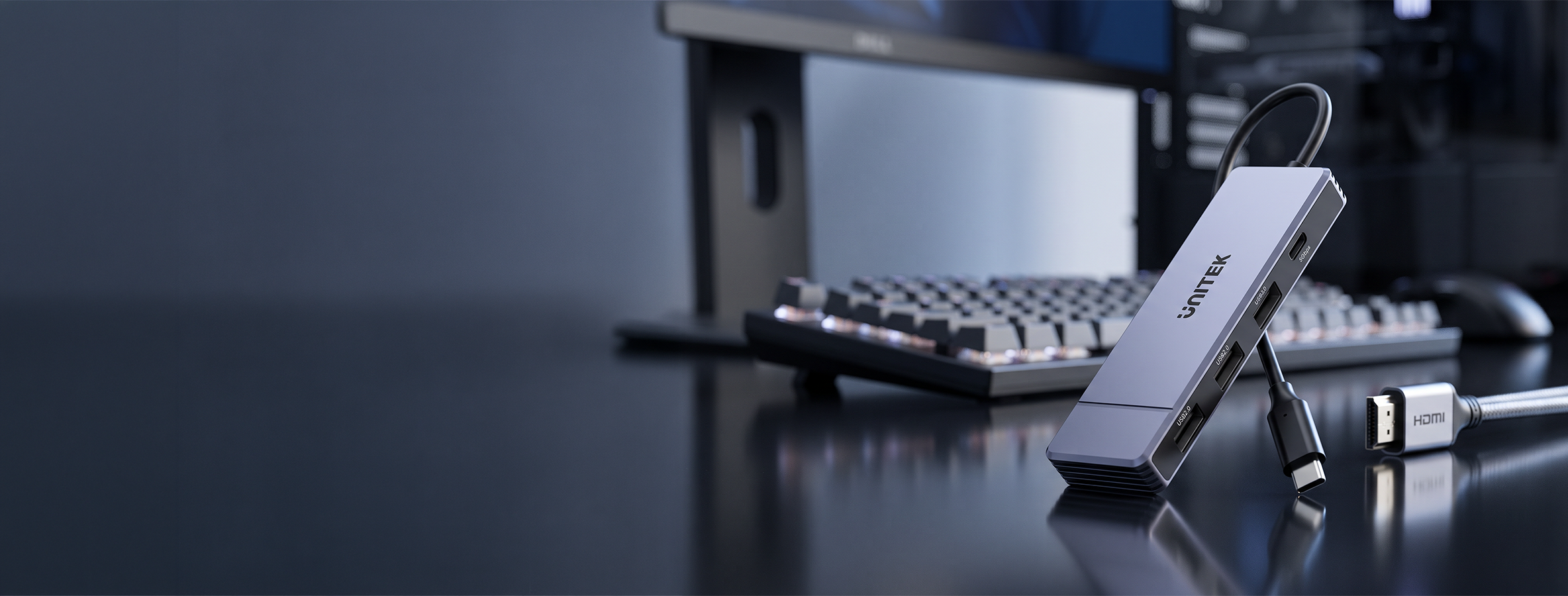 UNITEK Omni H6+ USB-C hub in a desktop setup